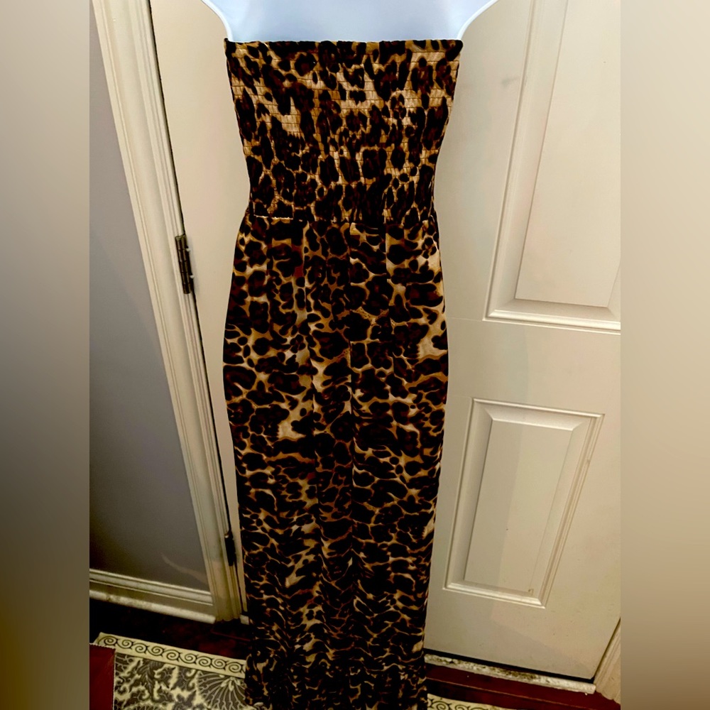 Cute strapless leopard dress